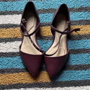 Apt. 9 Women's Burgundy Strappy flats - size 9